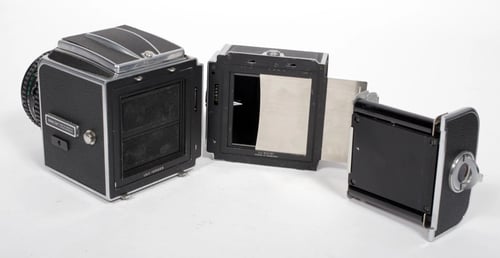 Image of Hasselblad 500C/M camera w/ T* Planar 80mm F2.8 C lens + A12 Back + WLF #0552