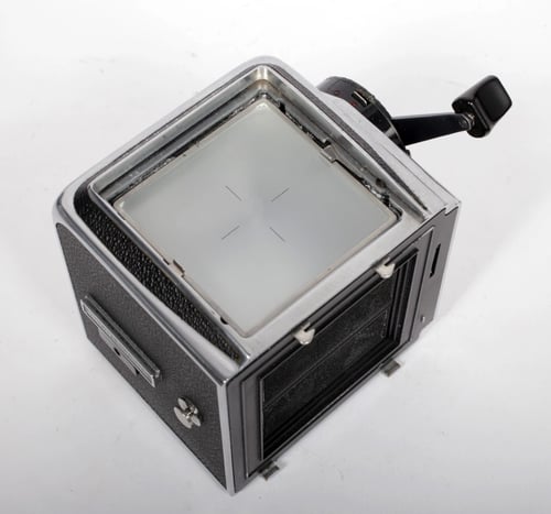 Image of Hasselblad 500C/M camera w/ T* Planar 80mm F2.8 C lens + A12 Back + WLF #0552