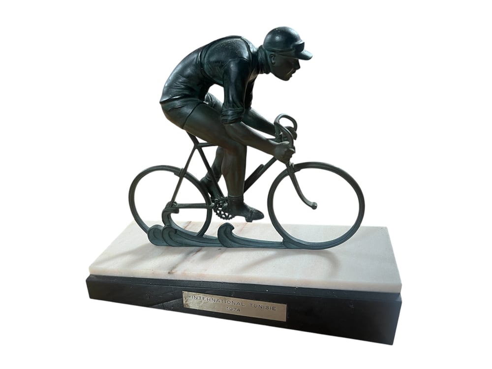 Regula sculpture on inclined marble base. "Le coureur" Circa 1930.
