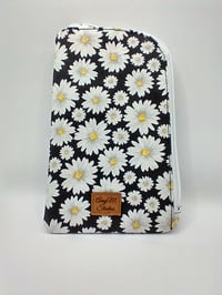 Image 1 of Daisy glasses case 