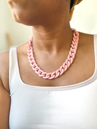 Image 3 of Matte Curb Chain Necklace in Peach