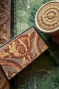 Image 1 of Boîte papier peint ancien ( B4)