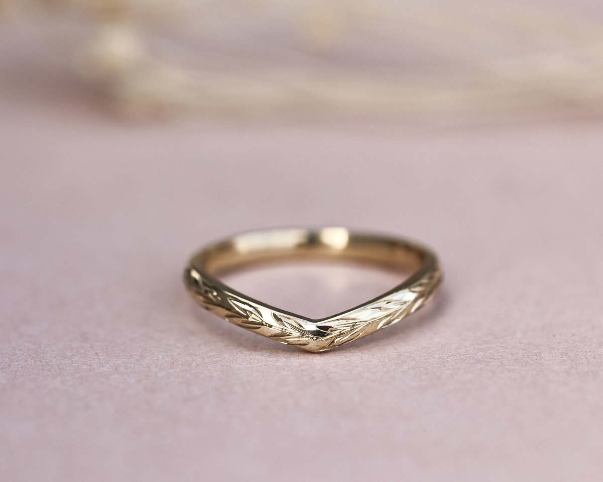 Image of 18ct Yellow gold 2mm ‘Olive leaf’ engraved Wishbone ring