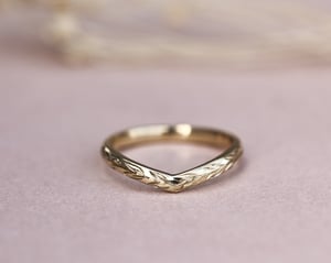 Image of 18ct Yellow gold 2mm ‘Olive leaf’ engraved Wishbone ring