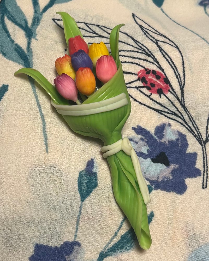 Image of Tulip bouquet brooch