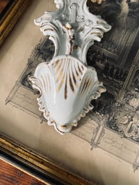 Image 4 of Crucifix bénitier en porcelaine de Paris