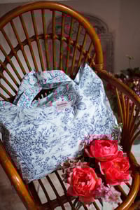 Image 4 of Tote bag [Toile de jouy bleu foncé]