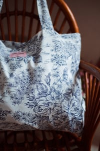 Image 9 of Tote bag [Toile de jouy bleu foncé]