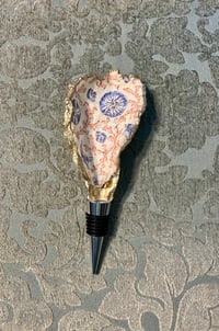 Image 3 of Coral & Shells Oyster Wine Stopper