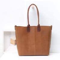 Image 3 of Large Tote in caramel
