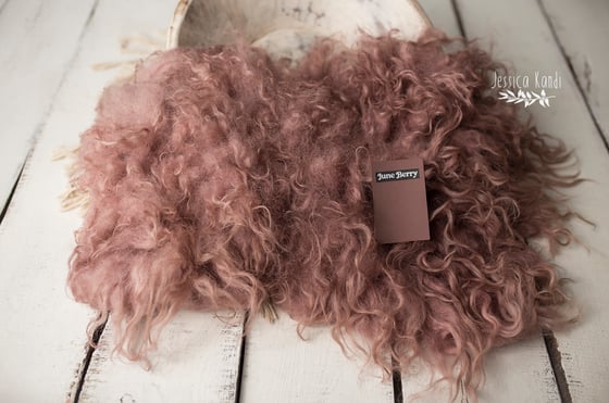 Image of Mauve Berry hand felted fur