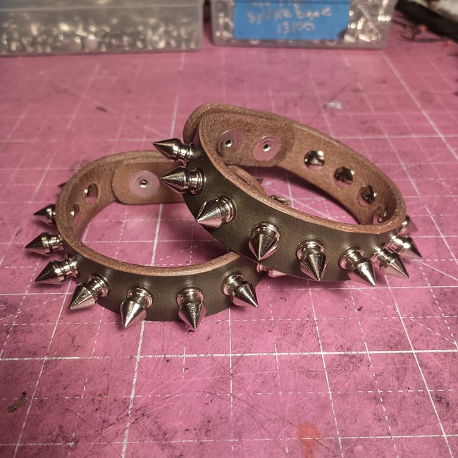 Simple Spiked Fashion Cuff