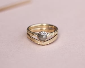 Image of 18ct yellow gold, 2mm milled edge wishbone ring