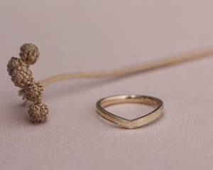 Image of 18ct yellow gold, 2mm milled edge wishbone ring