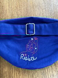 Image 9 of PRE-COMMANDE - Banane brodée et fabriquée en 🇫🇷 "RESISTE" - Collab' ADOLIE