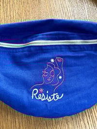 Image 13 of PRE-COMMANDE - Banane brodée et fabriquée en 🇫🇷 "RESISTE" - Collab' ADOLIE