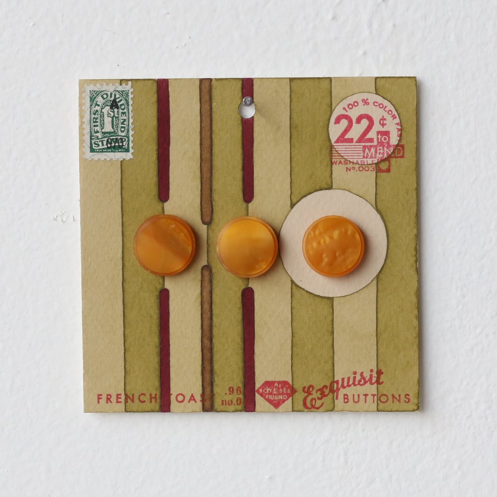 Image of Pea Green Button Card 69