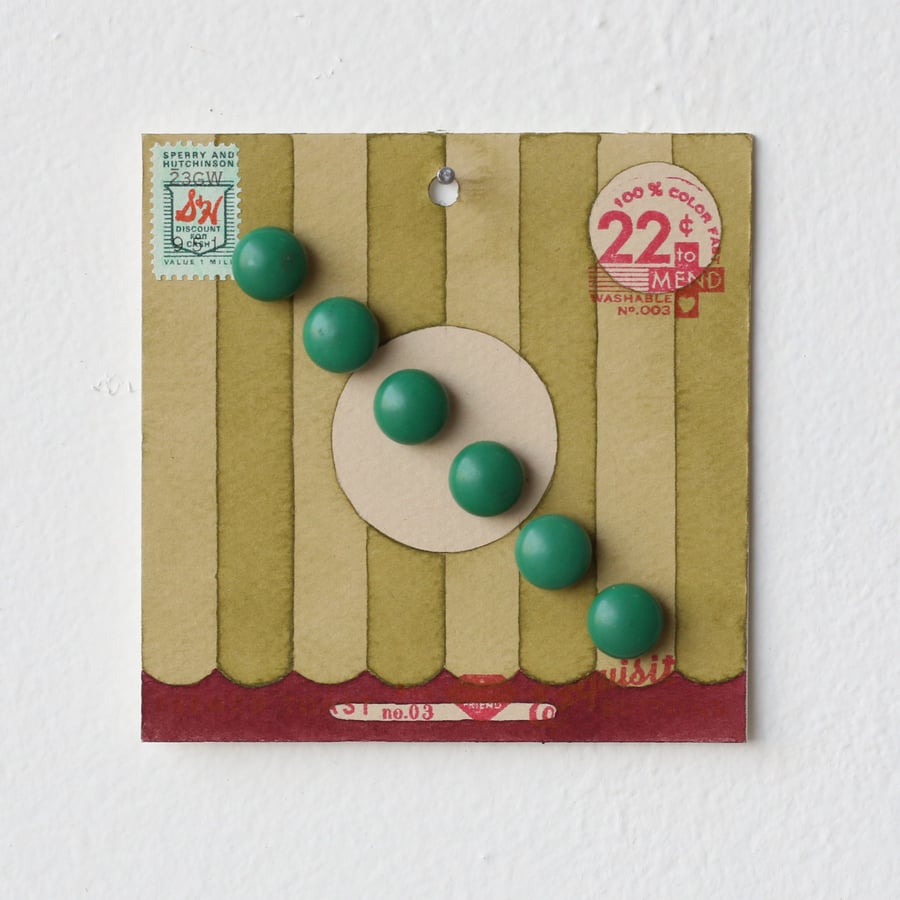 Image of Pea Green Button Card 86
