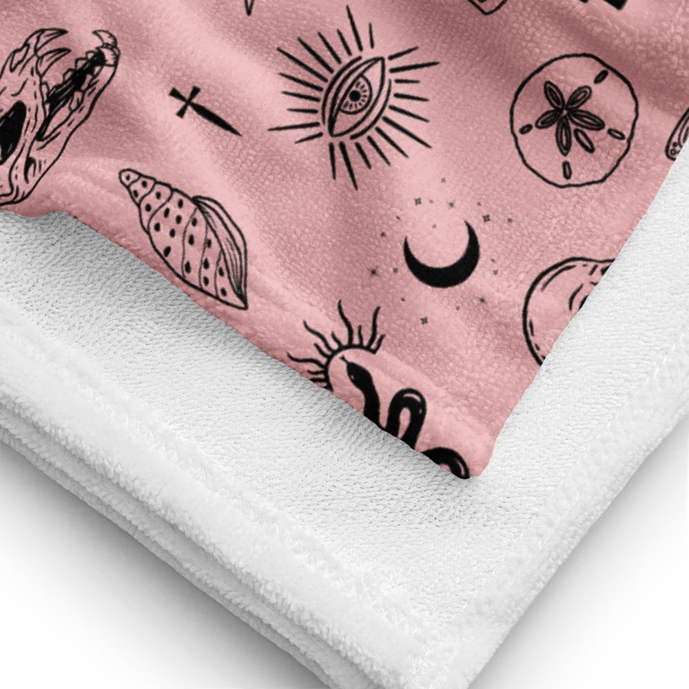 Occult Beach 30x60 Pink Towel