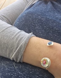 Image 3 of Floral vintage China and Kyanite gemstone Bangle 