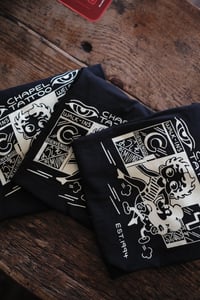 Image 4 of CHAPEL TATTOO BETTY BOOP SHOP FRONT  - EST 1994 TEE IN BLACK