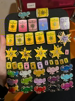 Image of Assorted tangled pins 
