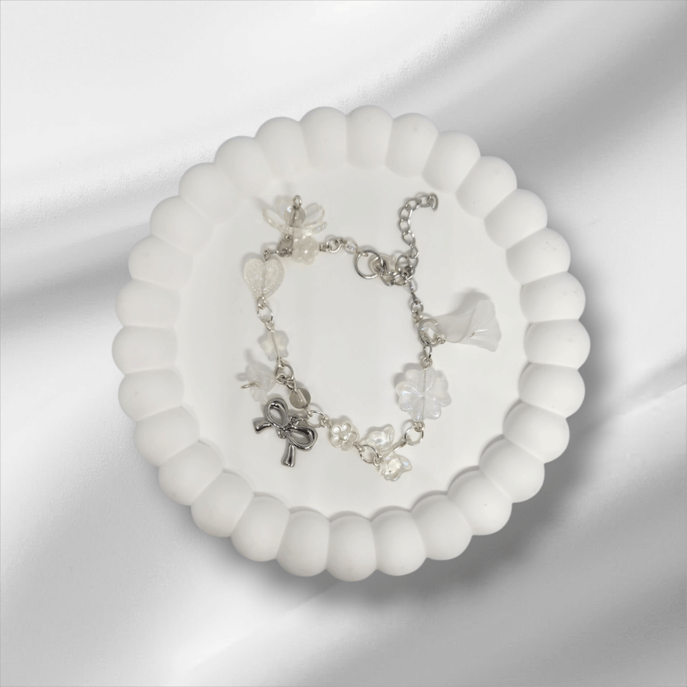 Image of SILVER BOW CHARM