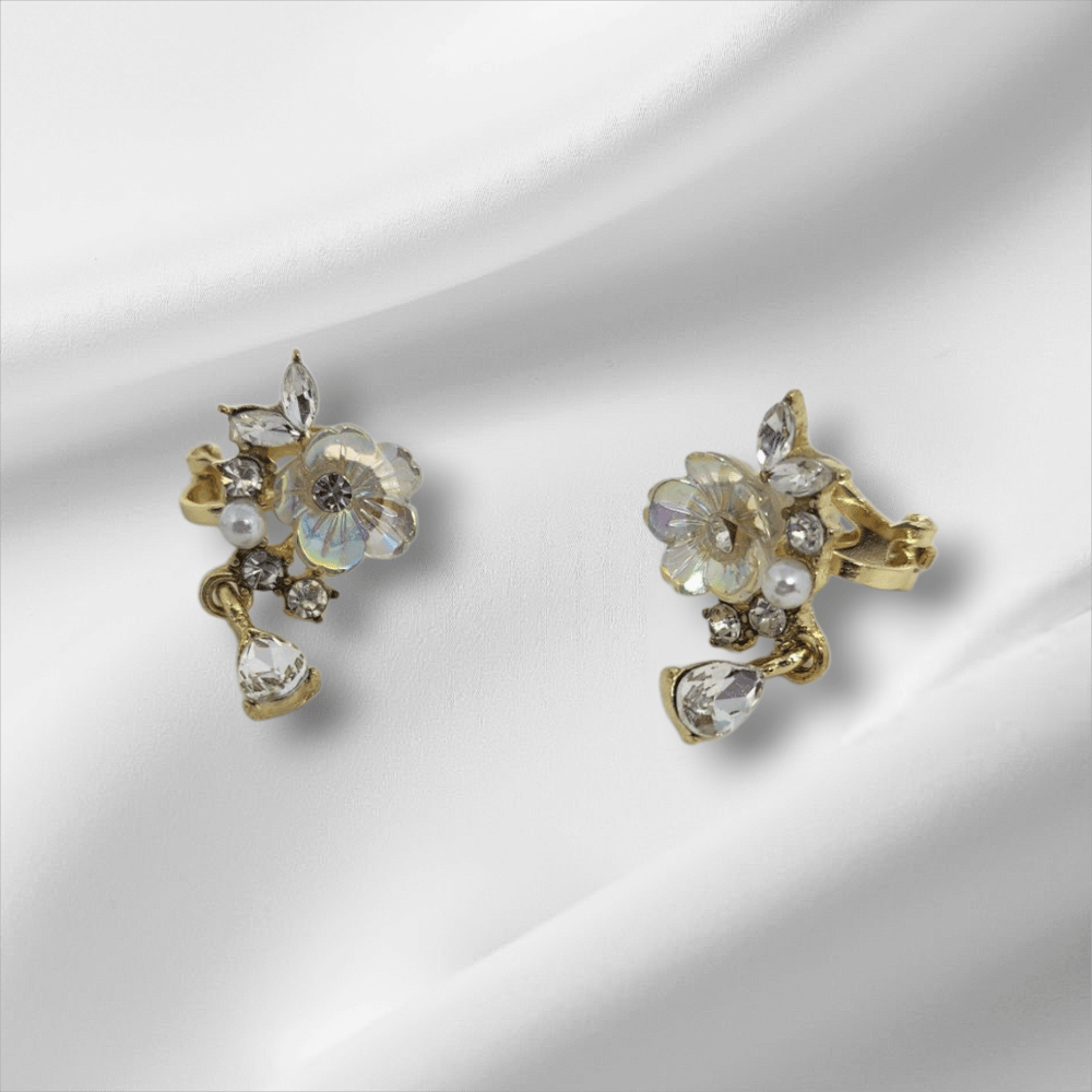Image of MAY FLOWER CUFFS