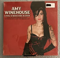 Amy Winehouse- Look Across The Water Live 2007