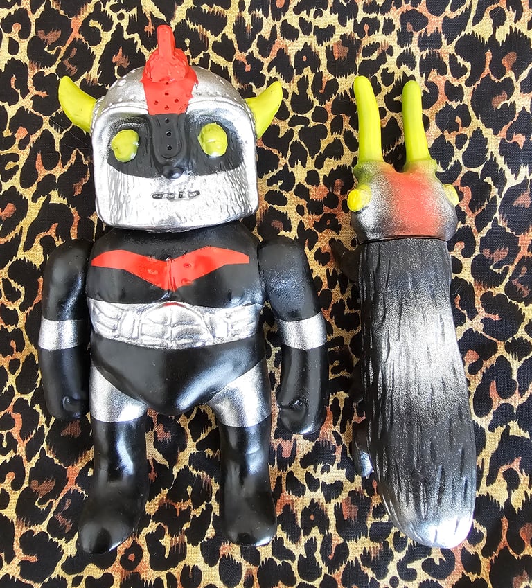 RoboBoi & Cyber Roach