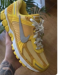 Image 2 of Air Zoom Vomero 5