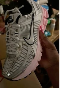 Image 4 of Air Zoom Vomero 5