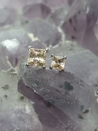 Image 2 of Princess Cut Prong-Set CZ
