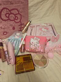 Image 2 of Hello Kitty Pink Travel Bag Bundle 