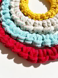 Image 5 of Collar Blanco Nudos