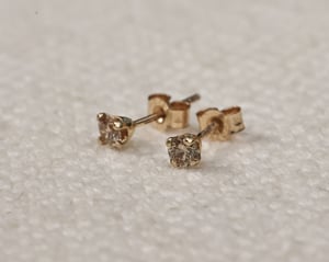 Image of 9ct gold 2.5mm 'little champagne diamond' stud earrings