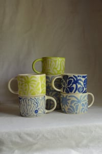 Image 3 of "Beach, My Muse" Shortie Mug 5 in Limeade