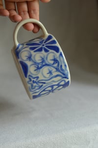 Image 17 of "Piano, Piano" Shortie Mug 1 in Blueberry Jam