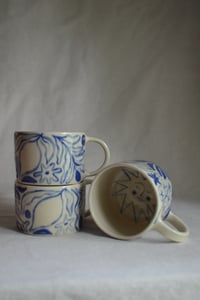 Image 4 of "Piano, Piano" Shortie Mug 1 in Blueberry Jam