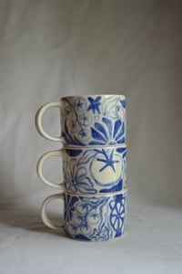 Image 3 of "Piano, Piano" Shortie Mug 1 in Blueberry Jam