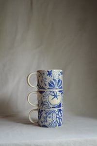Image 18 of "Piano, Piano" Shortie Mug 1 in Blueberry Jam
