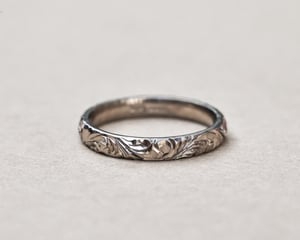 Image of 18ct White gold 3mm floral engraved ring - Men’s size