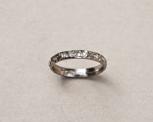 Image of 18ct White gold 3mm floral engraved ring - Men’s size