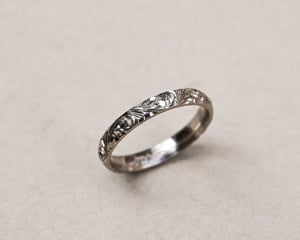 Image of 18ct White gold 3mm floral engraved ring - Men’s size