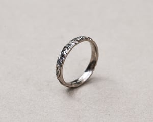 Image of 18ct White gold 3mm floral engraved ring - Men’s size