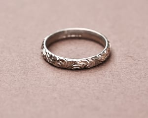 Image of 18ct white gold 3mm floral engraved - Women's size