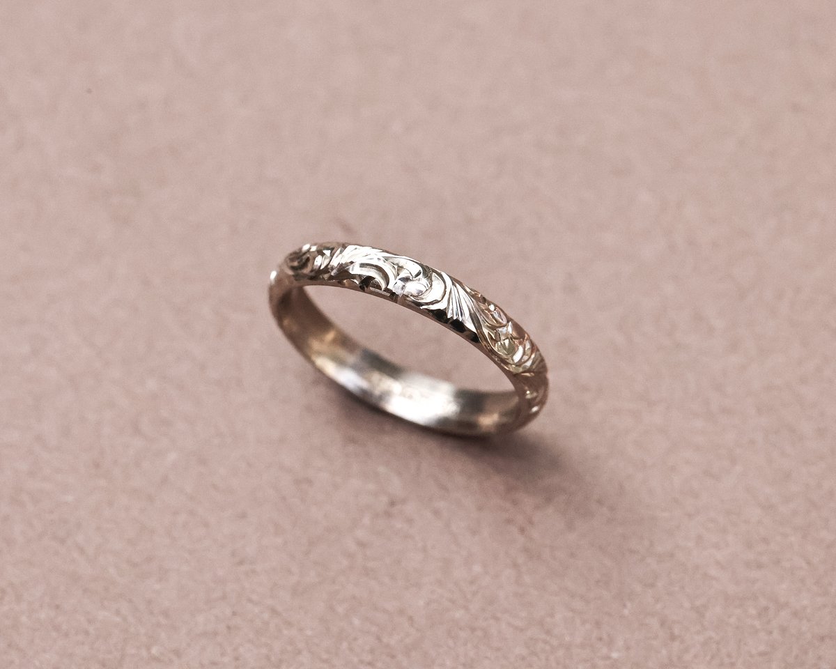 Image of 18ct white gold 3mm floral engraved - Women's size