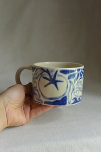 Image 4 of "Piano, Piano" Shortie Mug 2 in Blueberry Jam