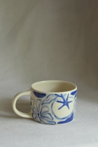 Image 5 of "Piano, Piano" Shortie Mug 2 in Blueberry Jam