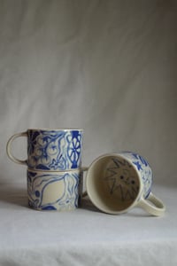 Image 2 of "Piano, Piano" Shortie Mug 2 in Blueberry Jam